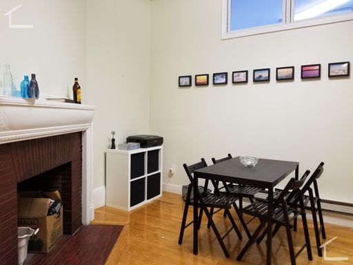 No Brokers Fee, No Security Deposit, Kenmore Sq. Location. Walk to BU Campus, Steps from the T. Laundry, Parking, Heat, Hot Water Included. – photo 1