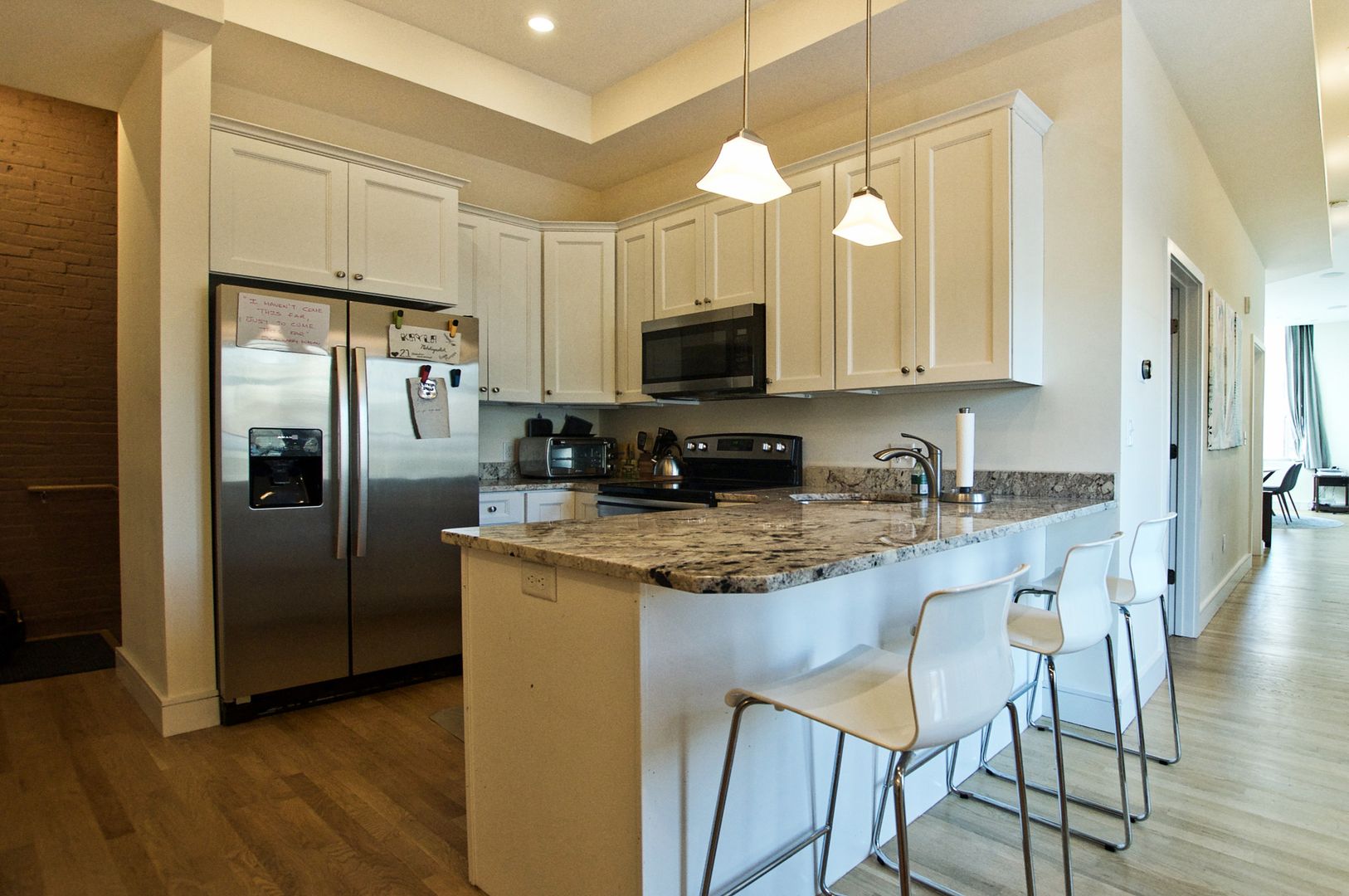 Boston Condo: 877 Beacon St