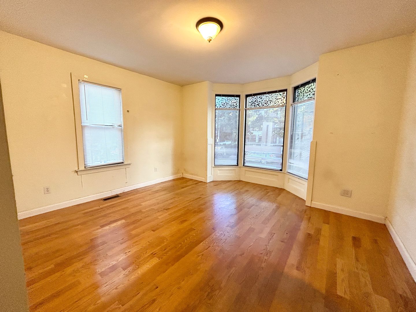 Boston Condo: 1568 Tremont St