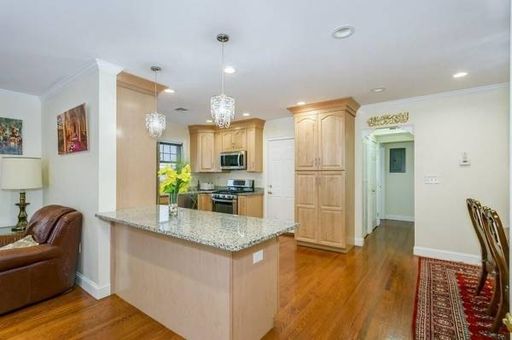No Brokers Fee, One Parking Space Included, In-Unit Washer and Dryer, Central heat/AC, Utilities Included. – photo 1