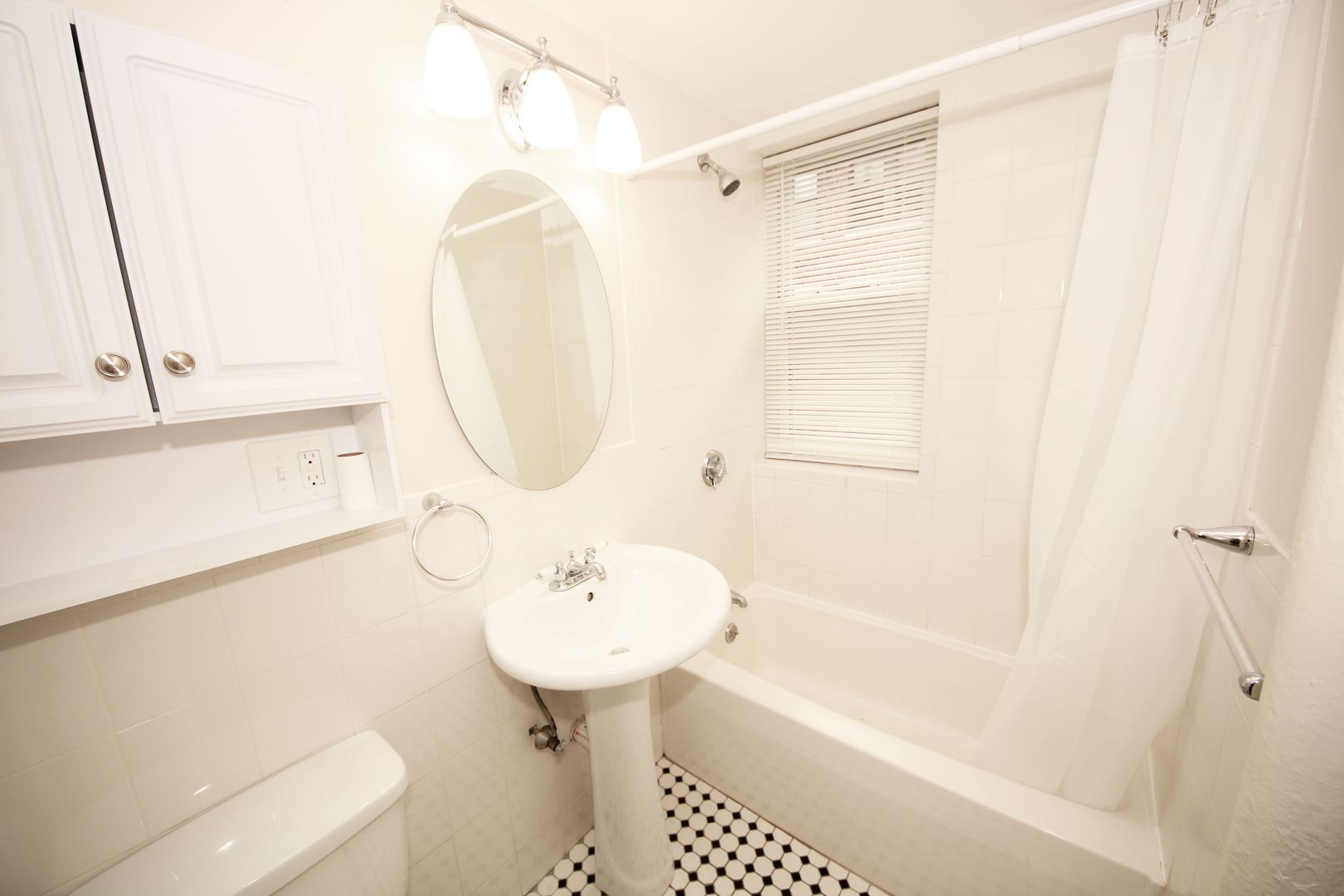 Boston House: 6 Chiswick