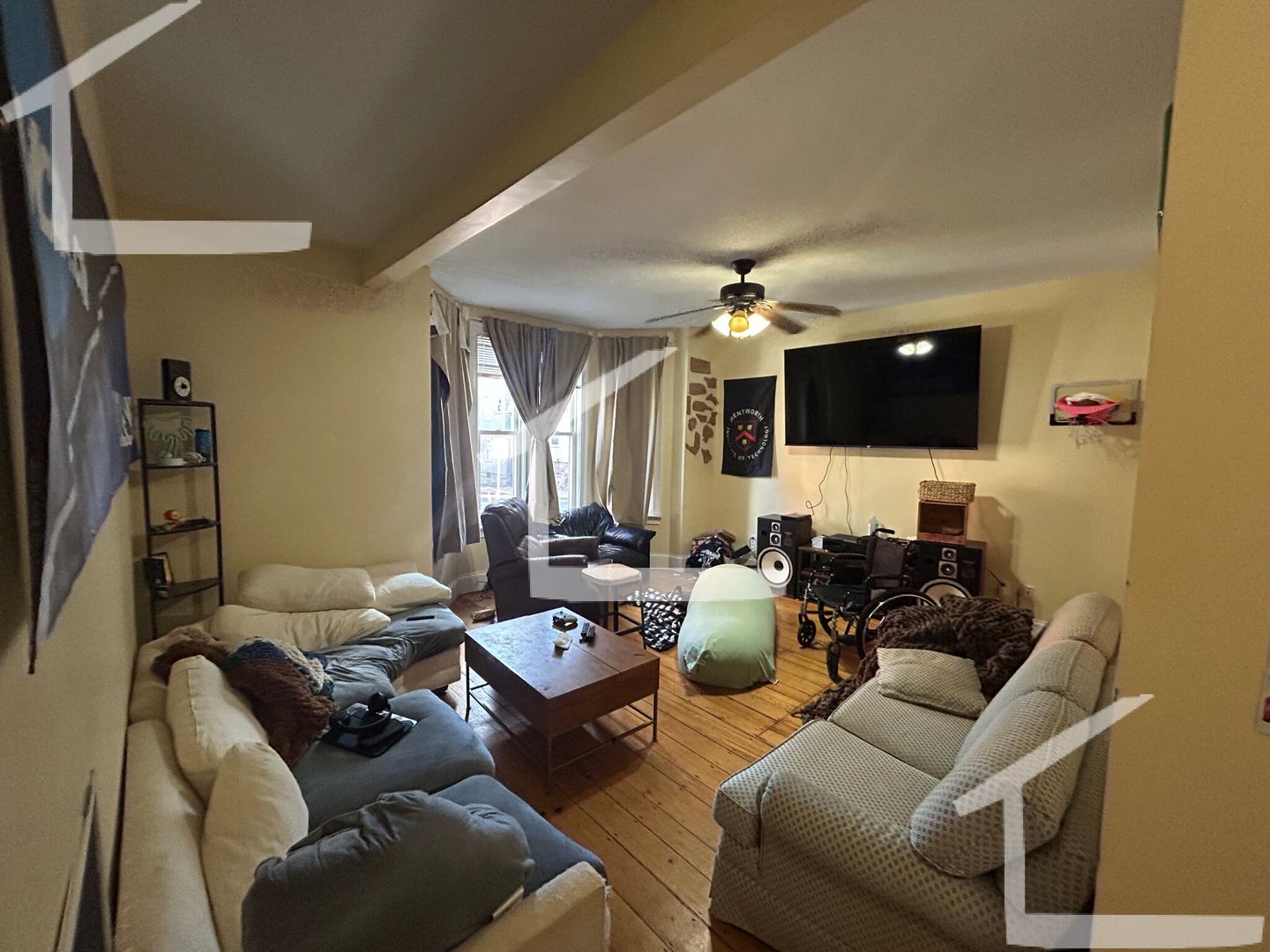 Boston House: 735 Parker St