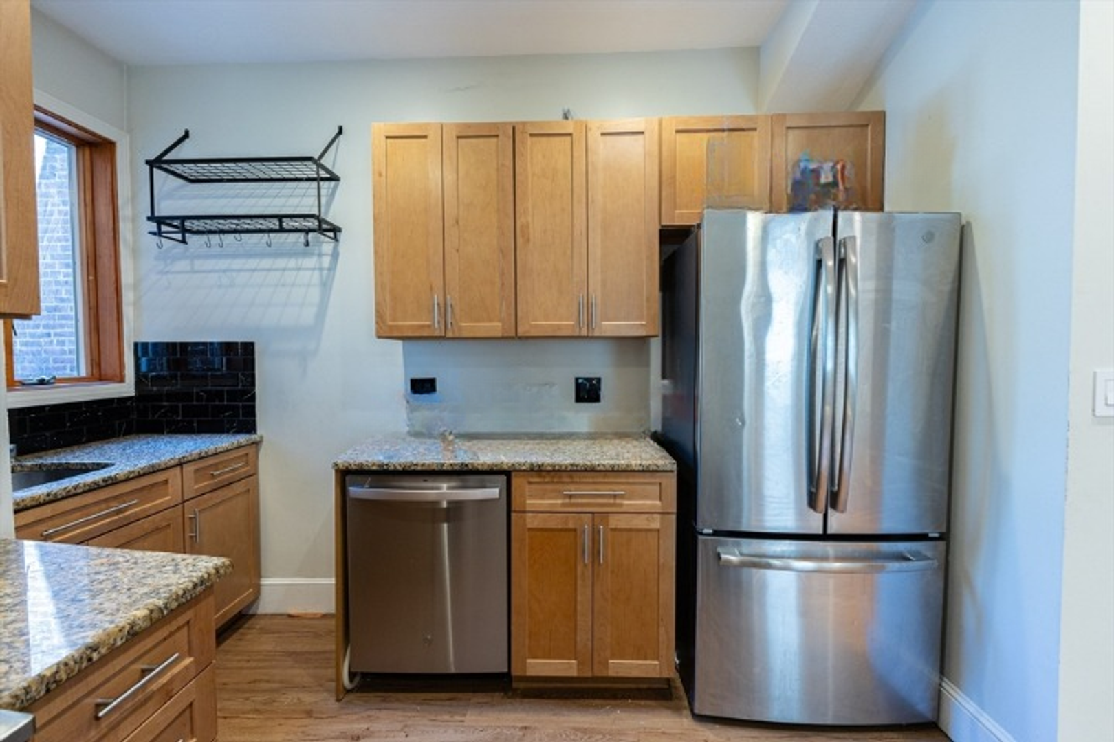 Boston Condo: 77 Easton St