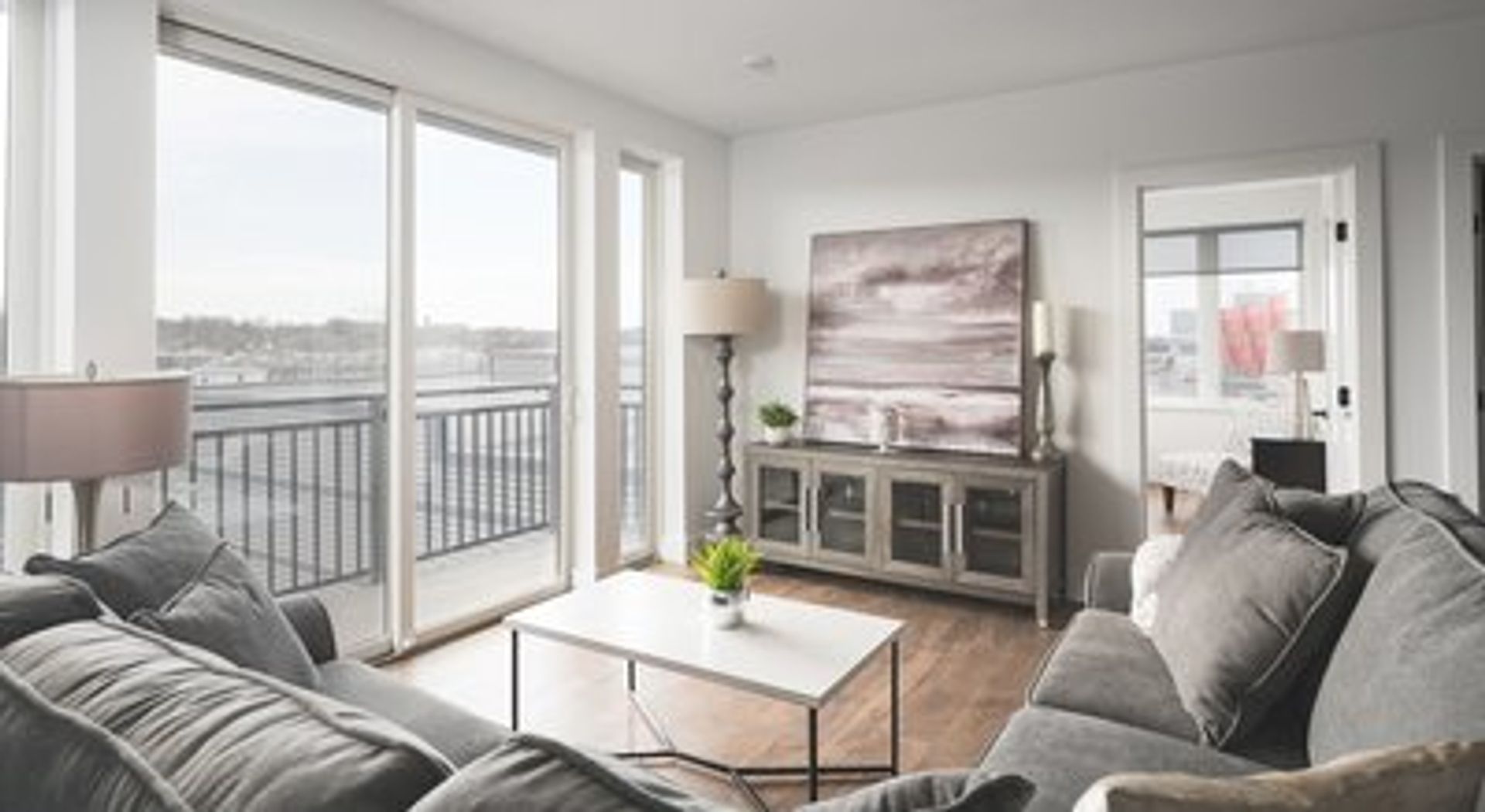 Boston Condo: 26 Hichborn St.