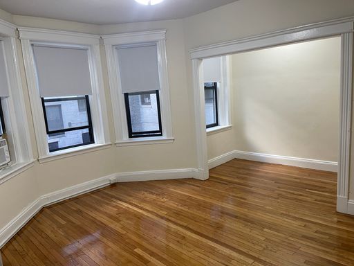 PACKARDS CORNER Split 2 Bed Great `1 bed alternative Utilities Inc Now or 2.1.2026