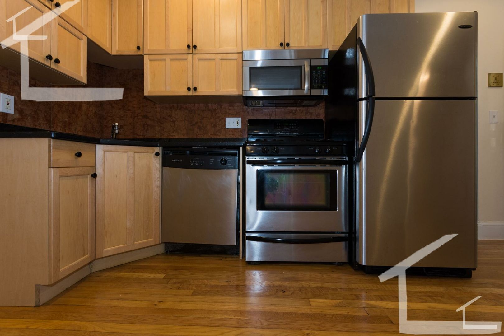 Brookline Condo: 61 Thatcher St
