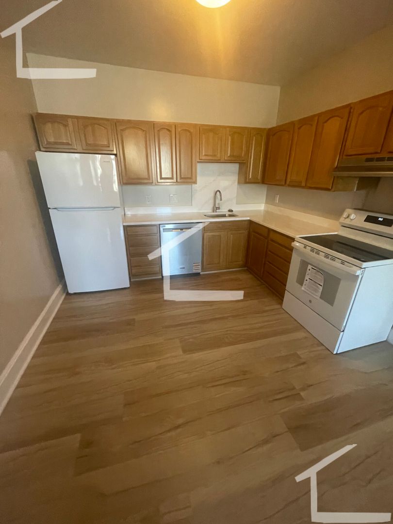 Brookline House: 158 Winthrop Rd