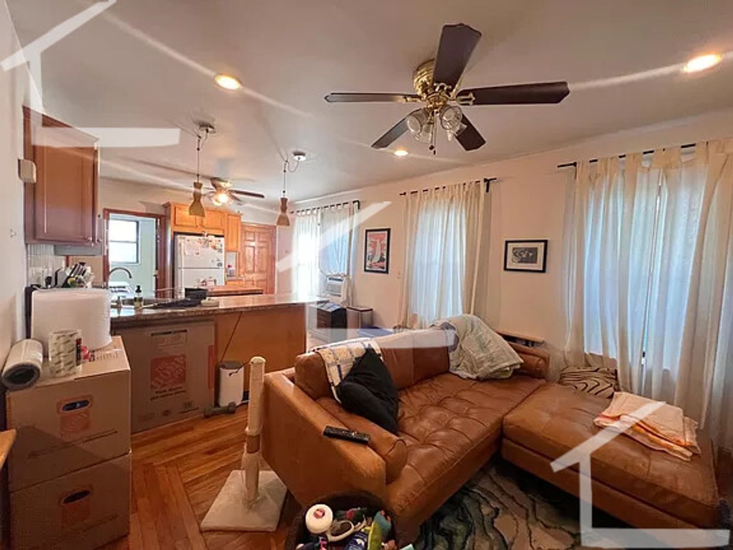 Boston House: 5 Aldie St