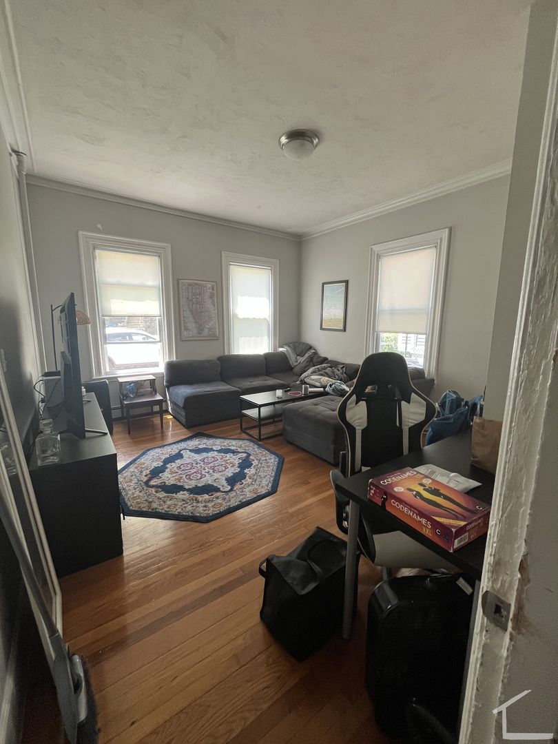 Boston Townhome: 172 Bigelow Street.,