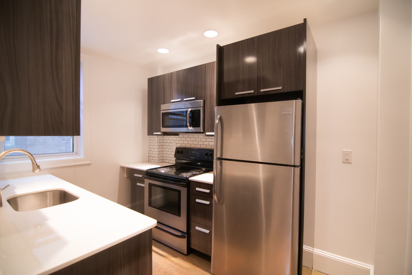 Boston Condo: 102 Queensberry St