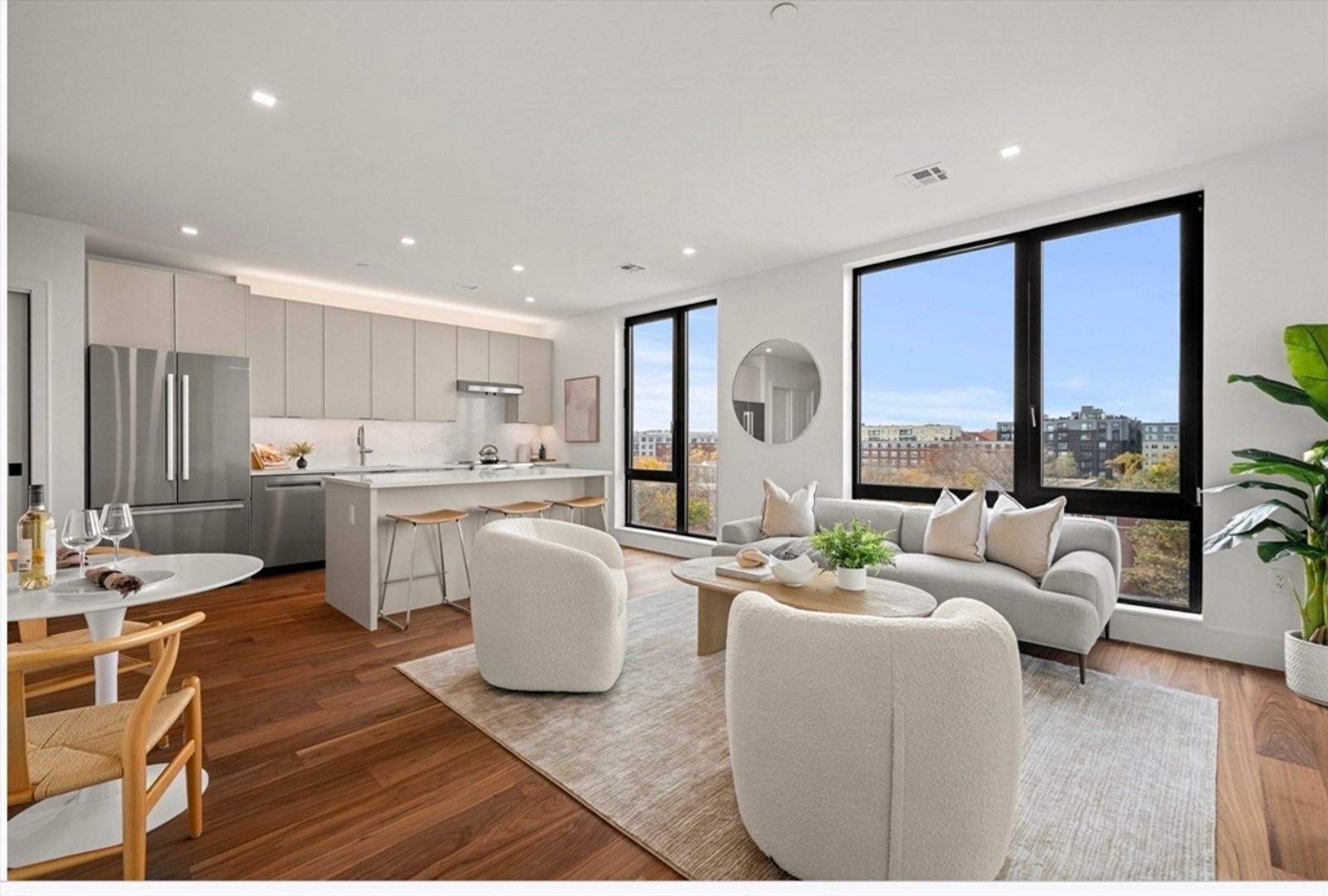 Boston Condo: 1503 Commonwealth Ave