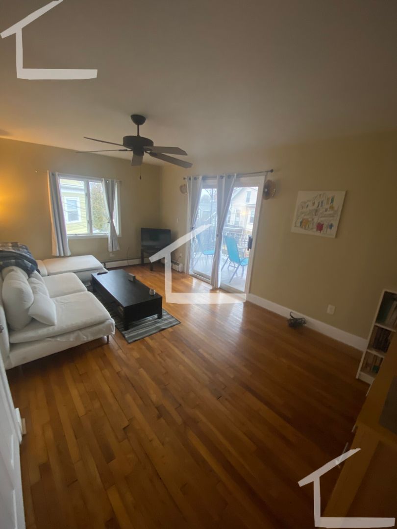 Somerville Condo: 93 Glen