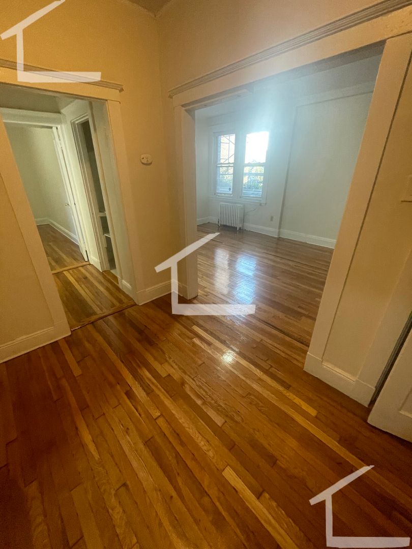 Boston House: 1685 Commonwealth Ave