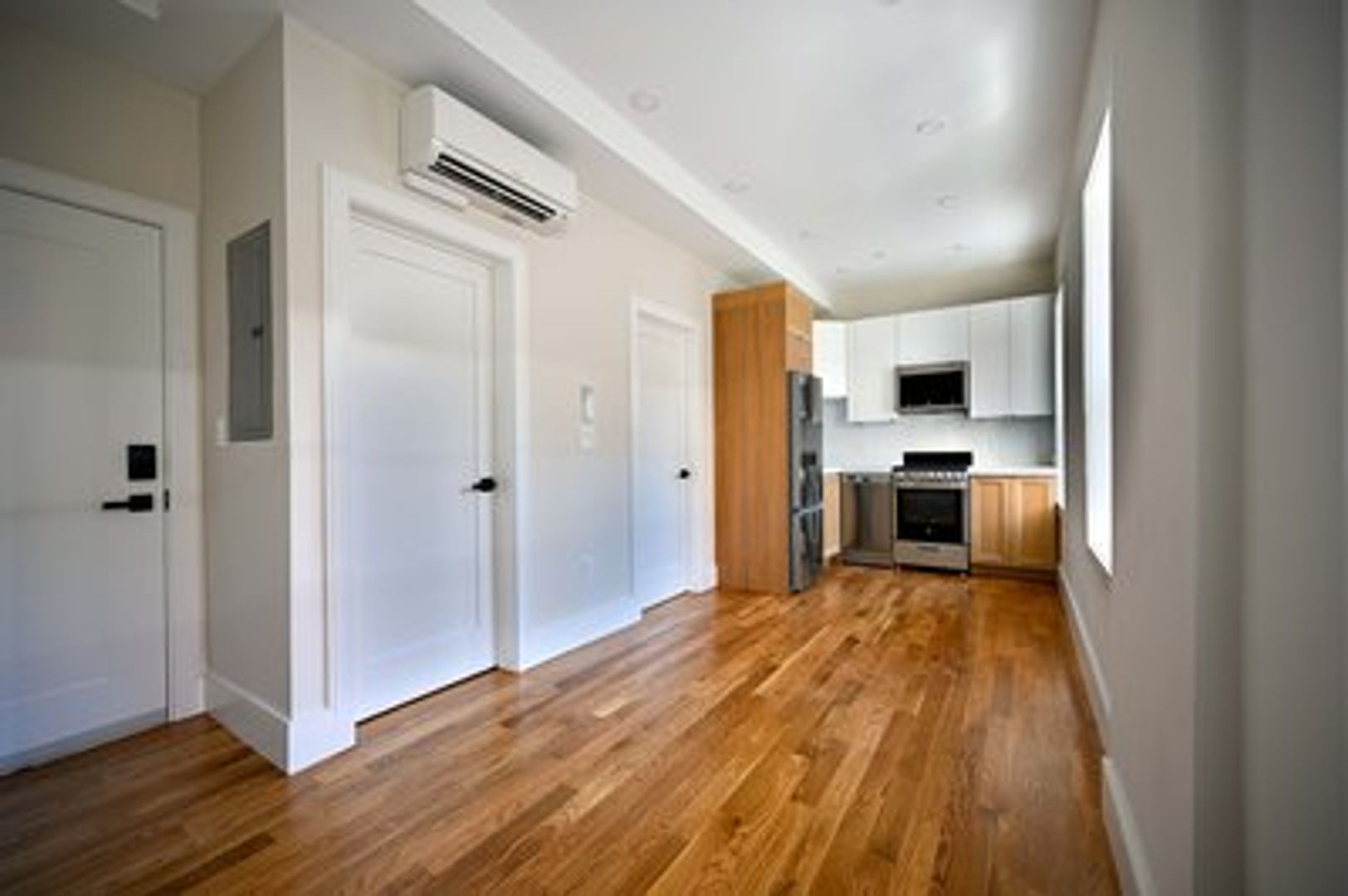 Boston Condo: 18 Winchester St