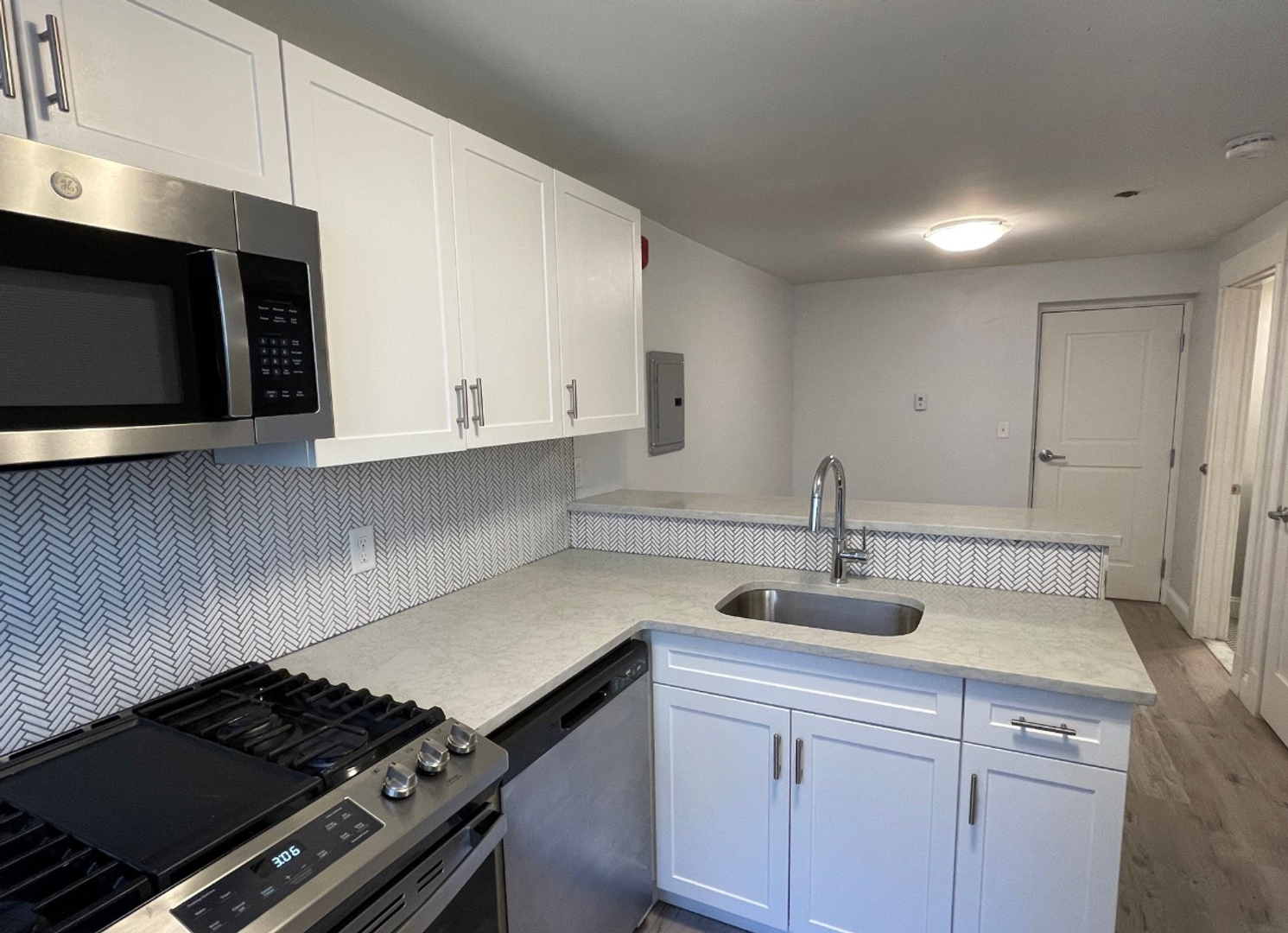 Salem Condo: 233 Lafayette St