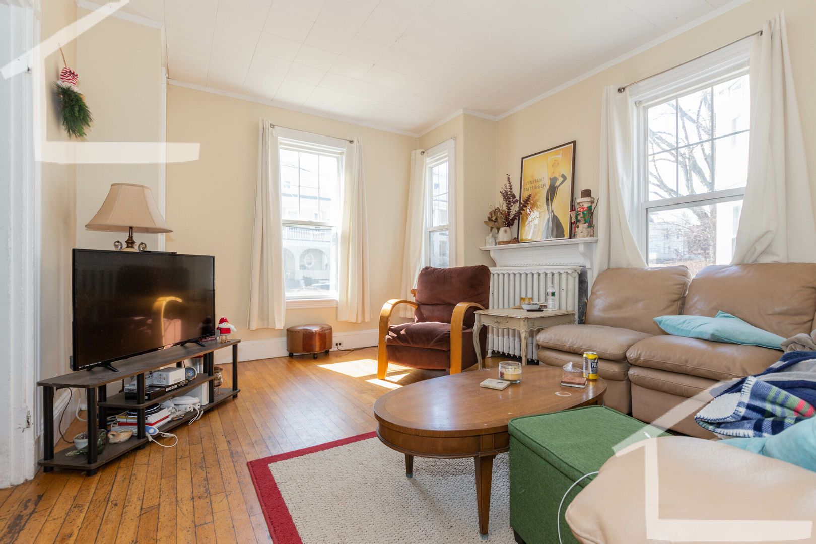 Boston House: 19 Bennett St