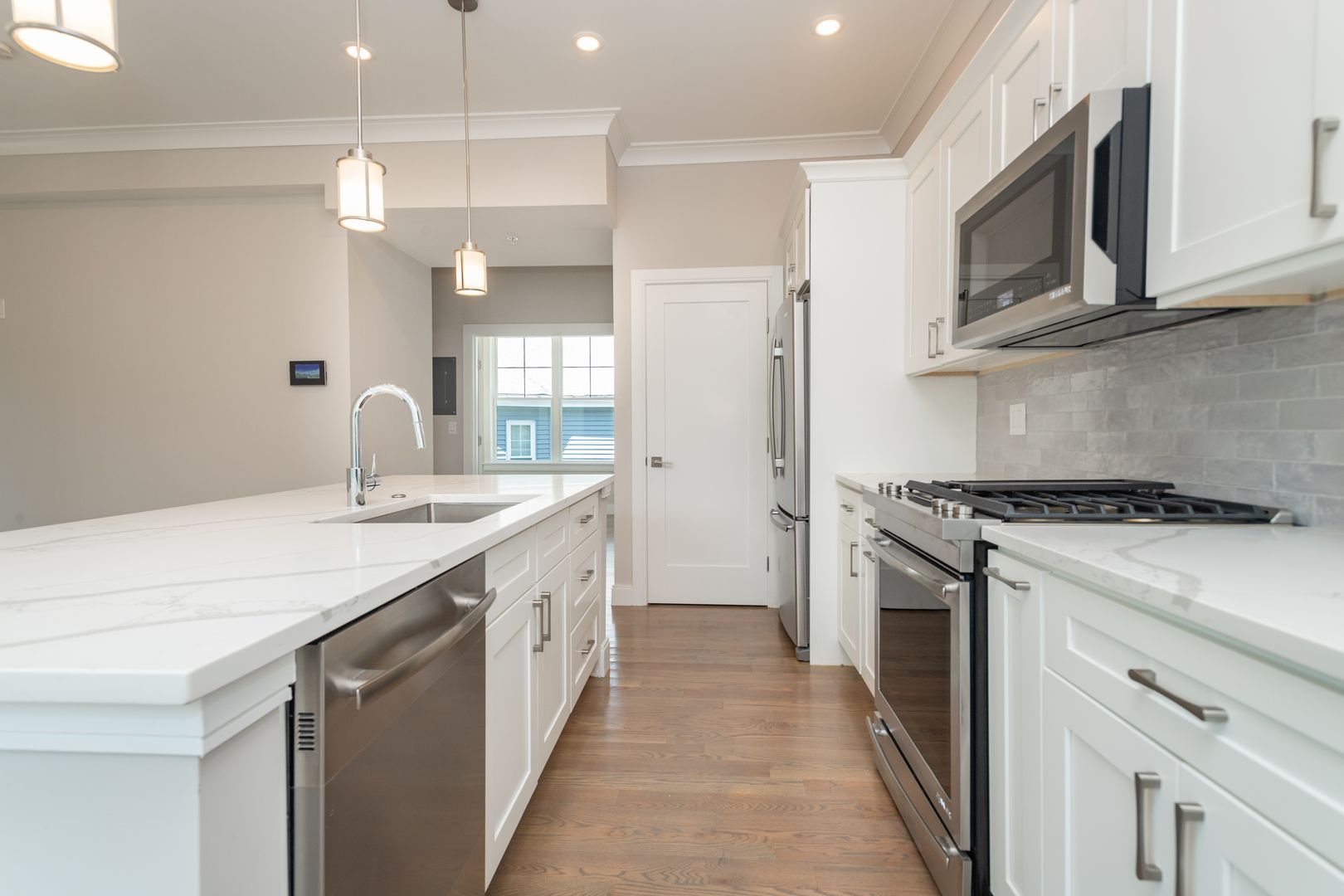 Boston House: 3247 Washington St