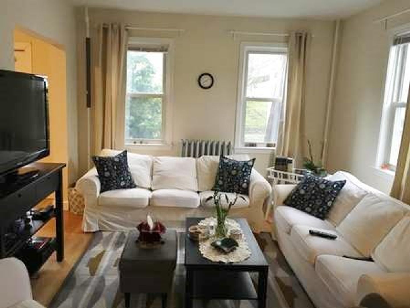 Newton Townhome: 10 Frances Street