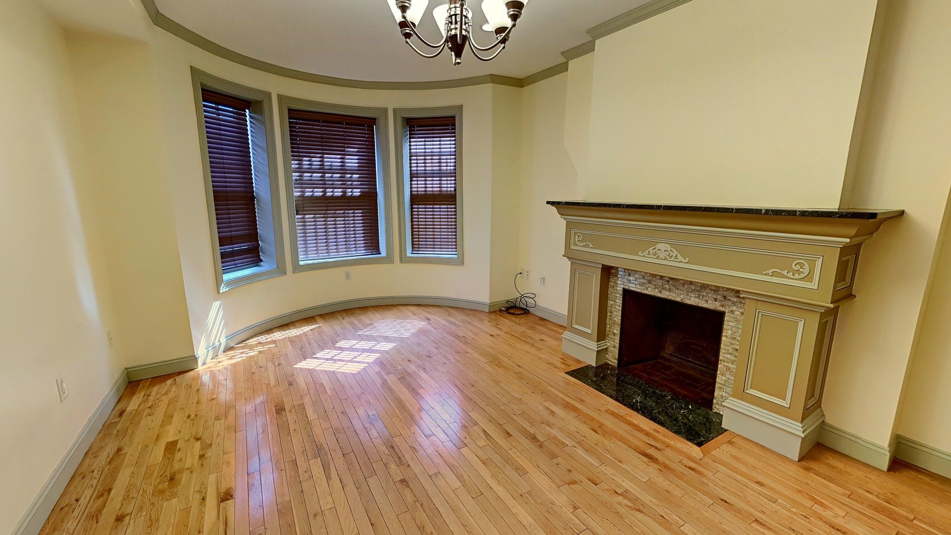 Boston Condo: 531 Newbury St.