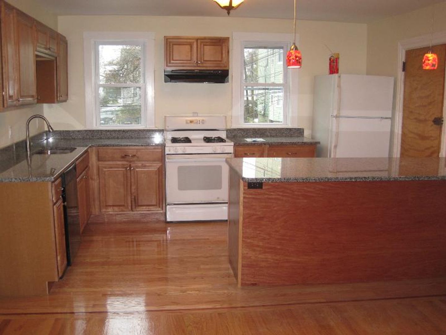 Boston House: 341 Market St