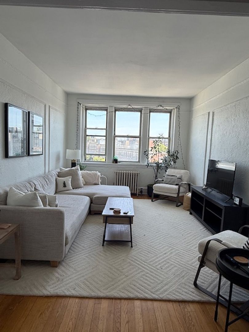 Boston House: 20B Colborne Rd.