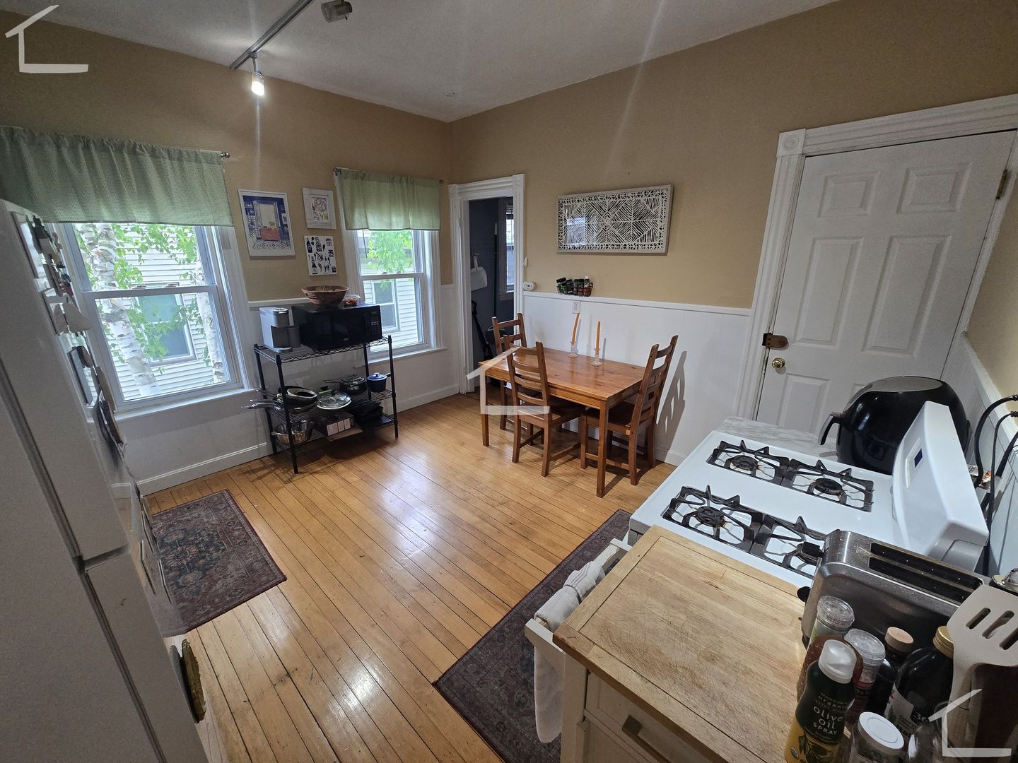 Somerville House: 193 Lowell St