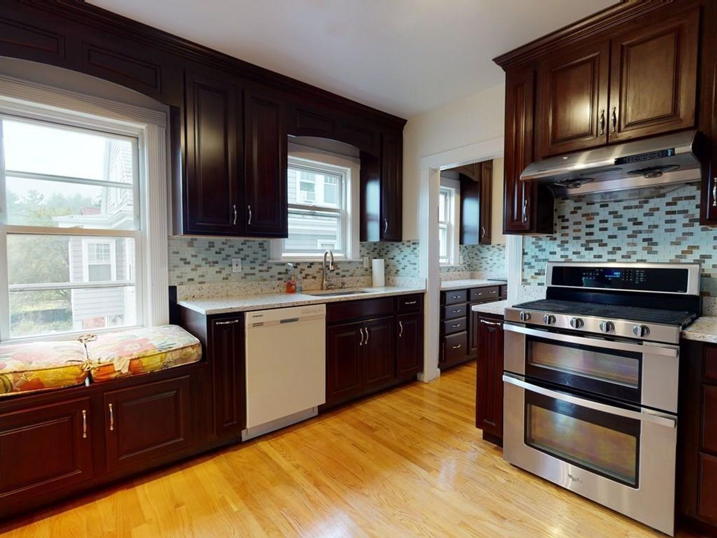 Boston House: 195 Lake St