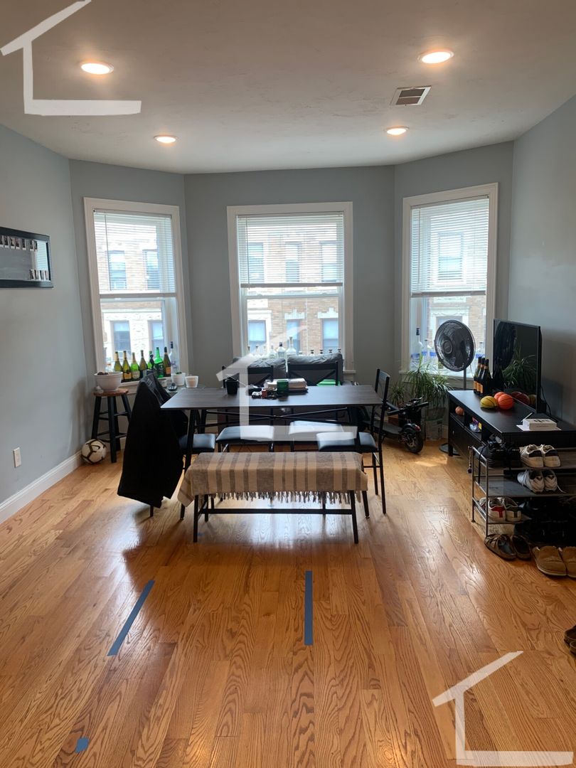 Boston Condo: 186 Kelton St