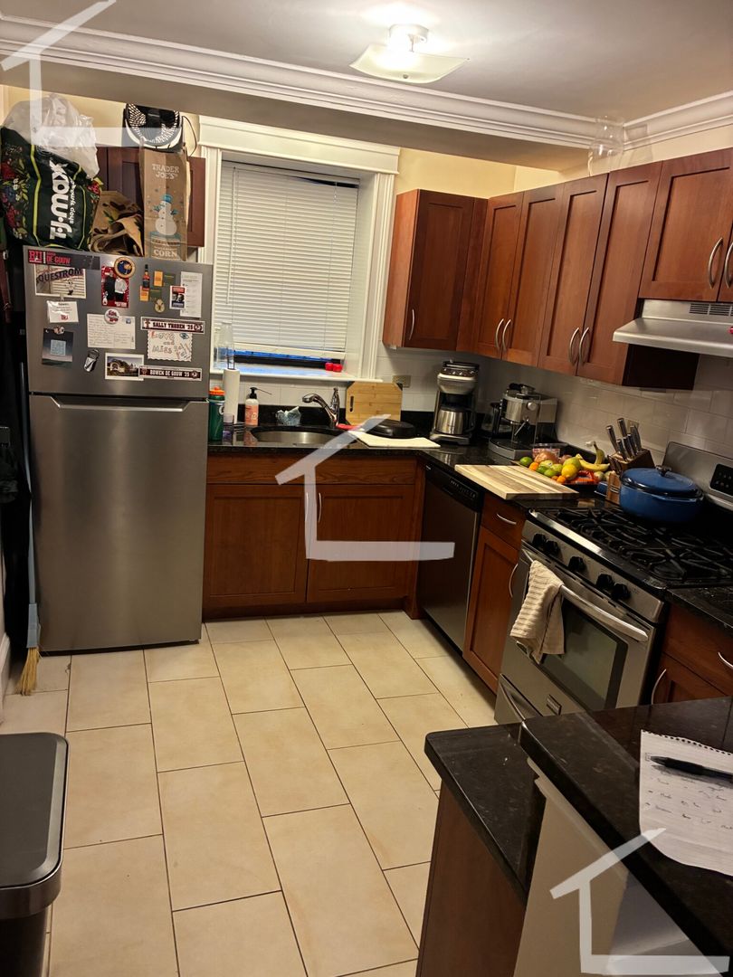 Boston Condo: 29 Glenville Ave