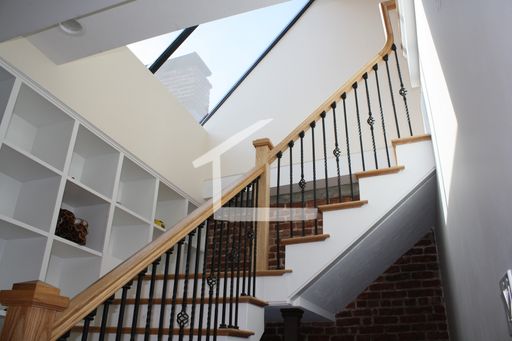 Great 4 Bed/ 3 Bath - JULY Move-In