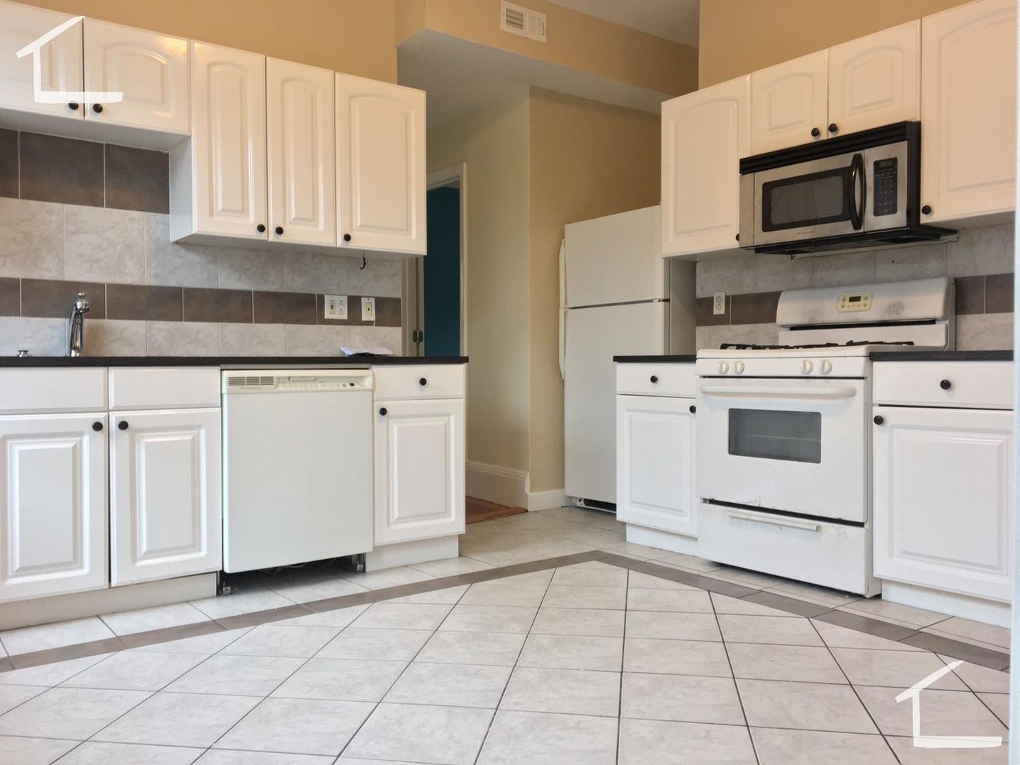 Boston Condo: 4 Litchfield St.