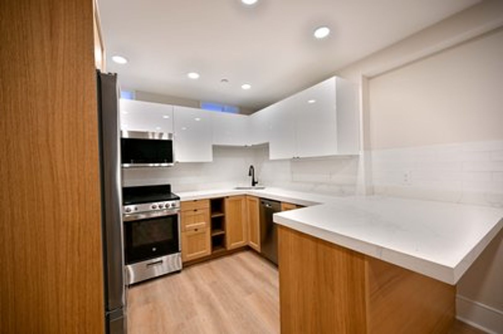 Boston Condo: 18 Winchester St