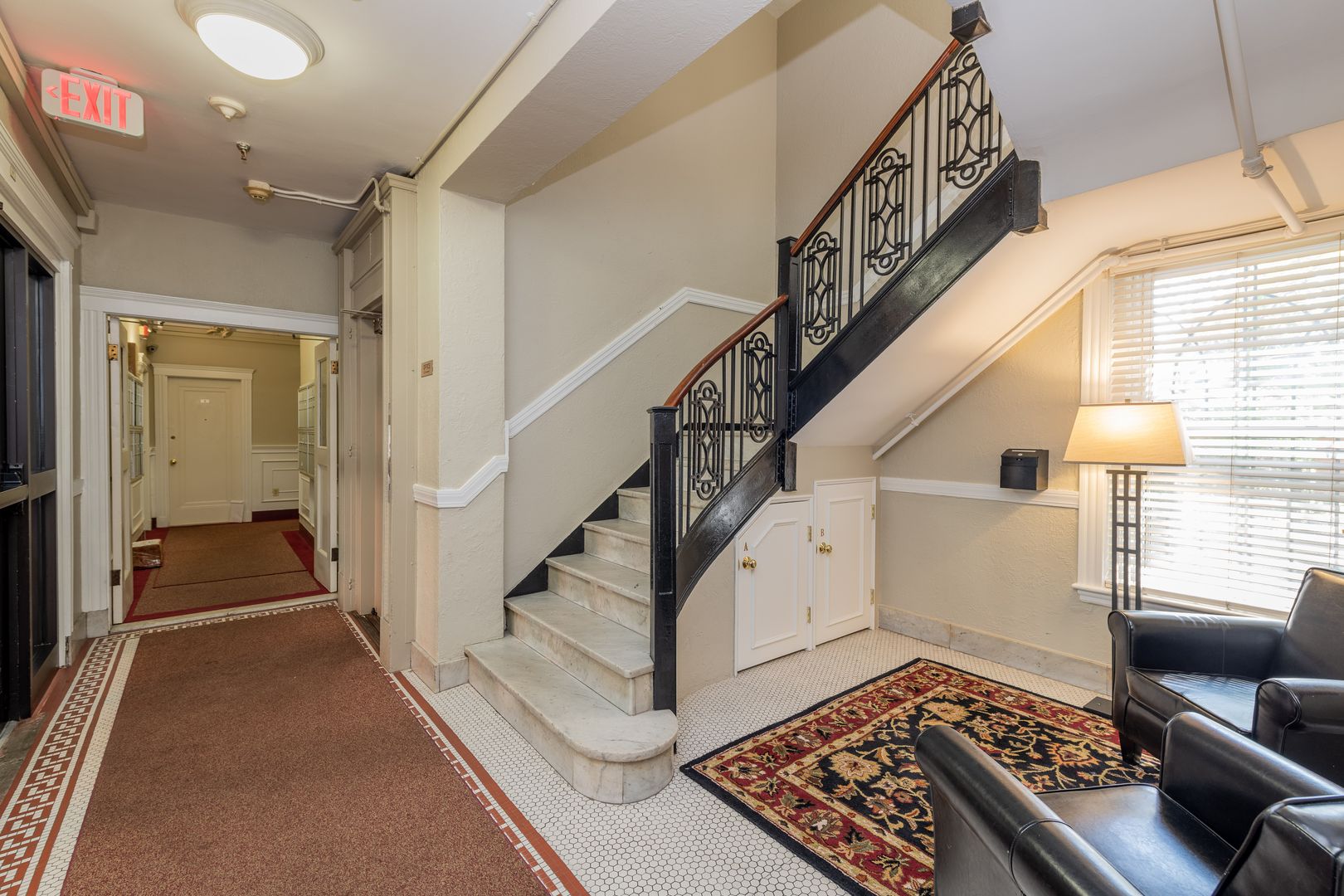Boston House: 49 Worthington St