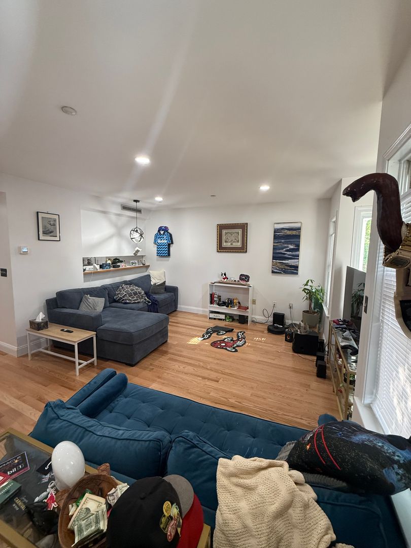 Brighton House: 8-10 Glencoe St.