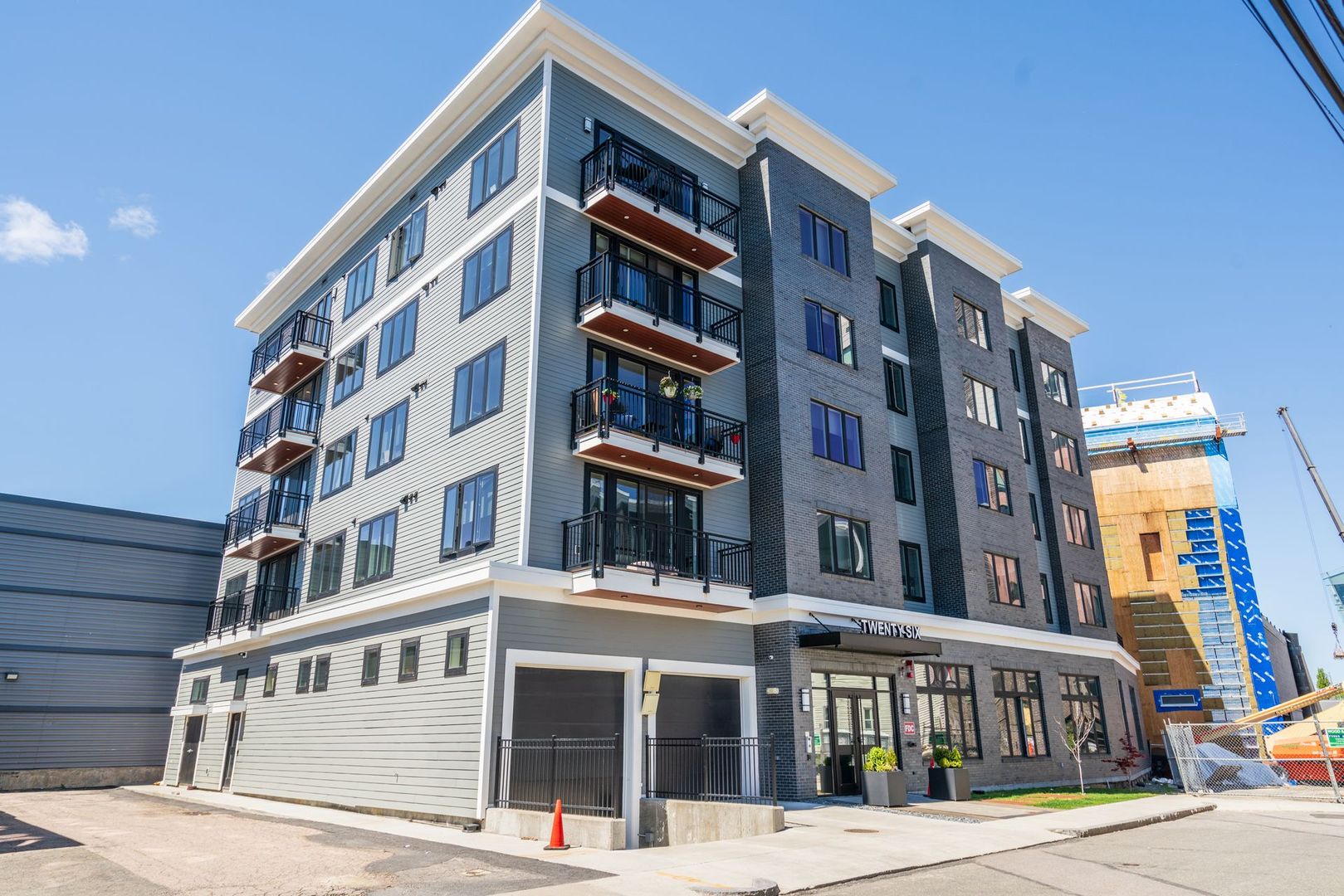 Brighton Condo: 26 Hichborn St