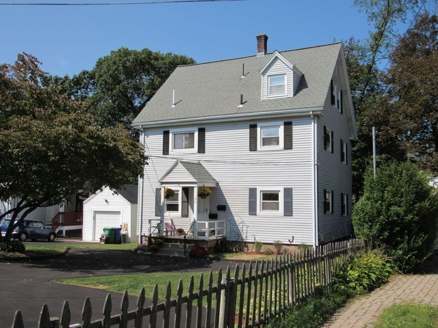 Newton Townhome: 30 Beecher Place