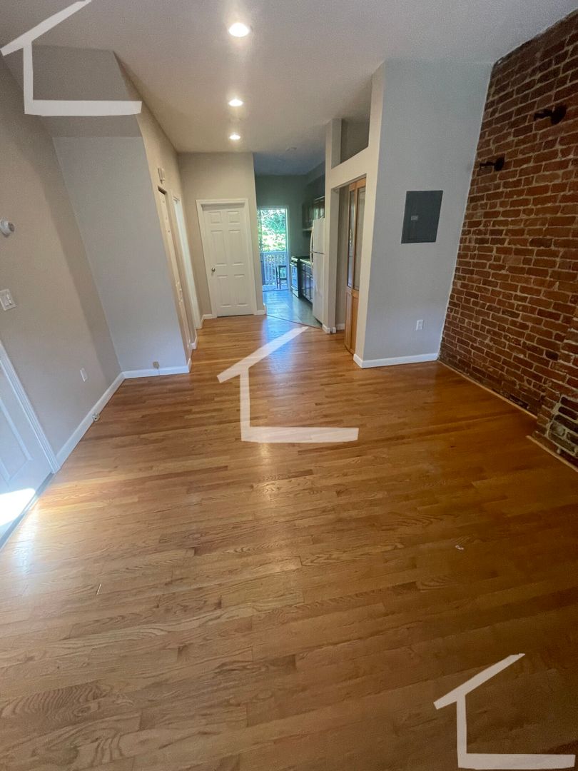 Boston Condo: 21 Pompeii St