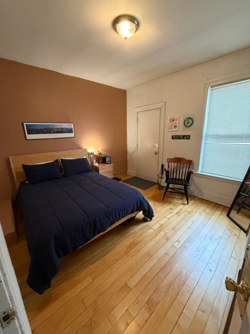 Boston Condo: 1518 Commonwealth Ave