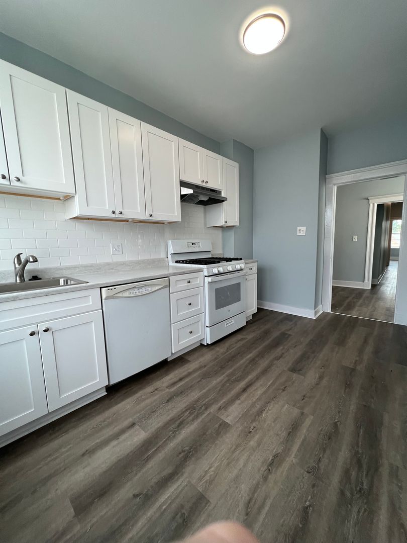 Allston House: 47 Hooker St