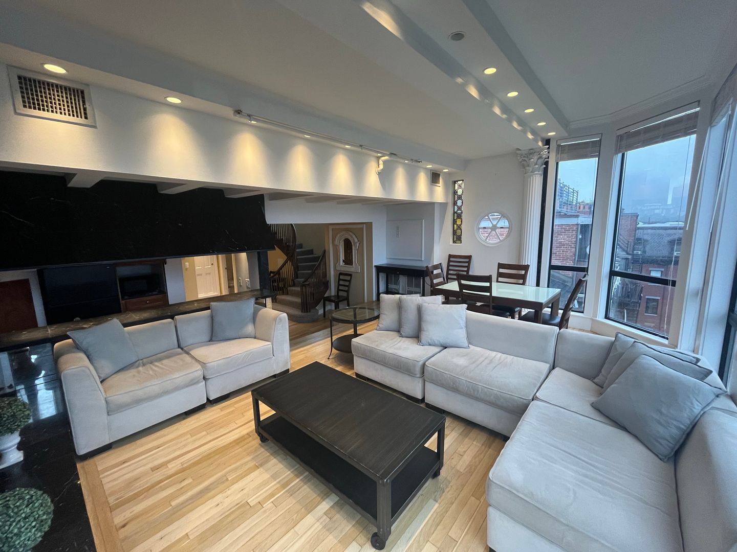 Boston Condo: 113 Beacon St.