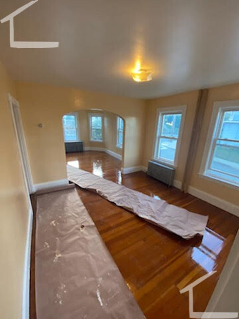 Boston Condo: 231 Parsons St