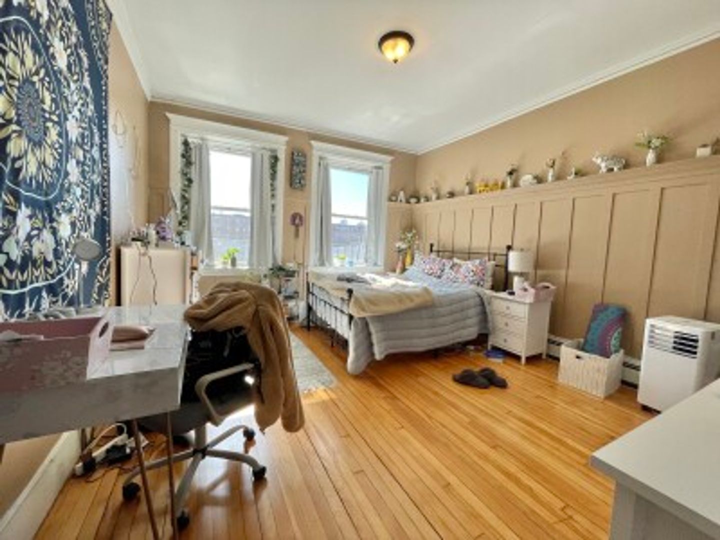 Boston House: 6-8 Glenville Ave