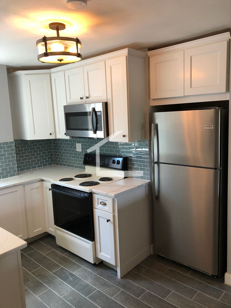 Boston Condo: 2012 Commonwealth Ave