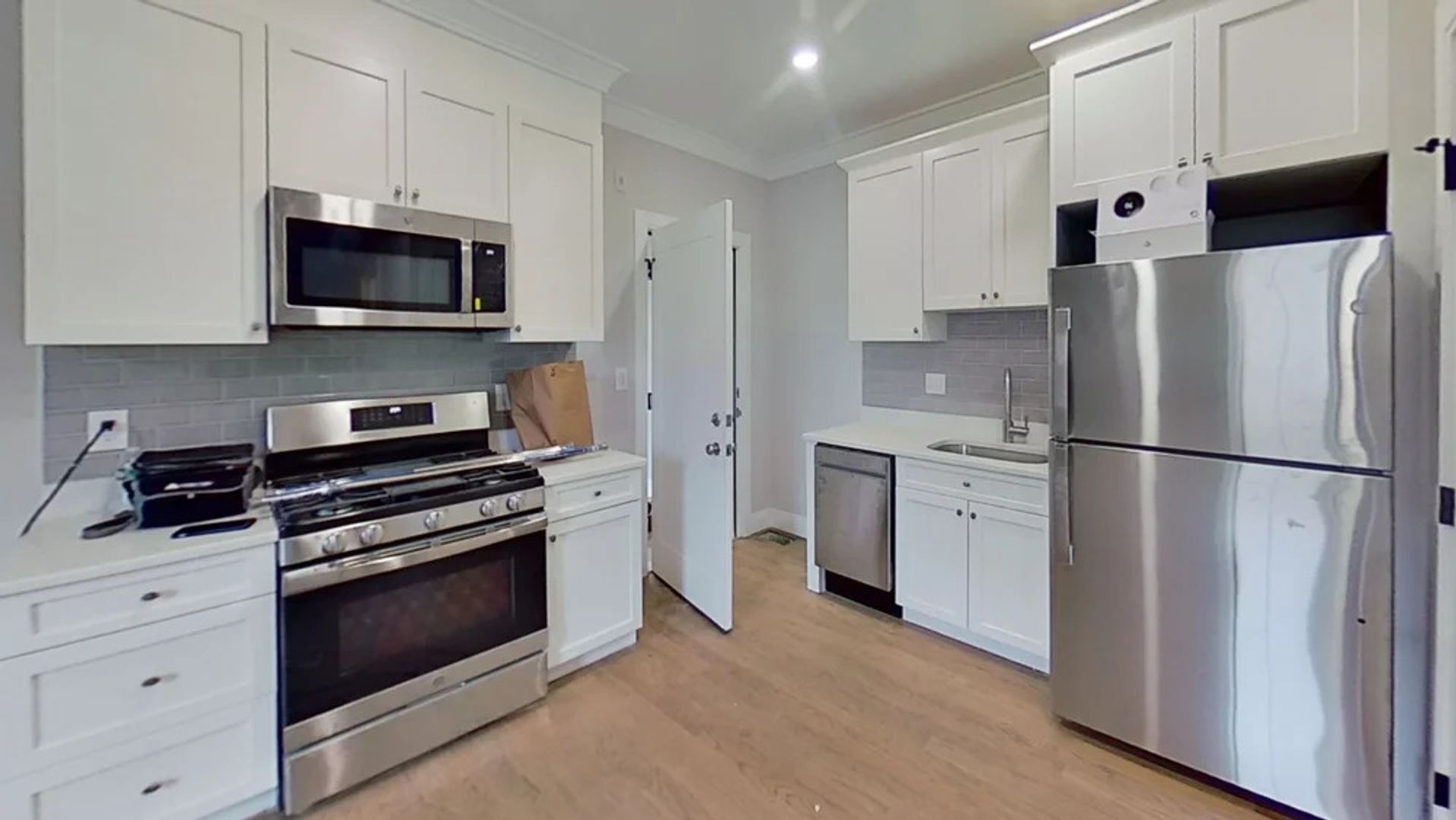 Roxbury House: 93 George Street