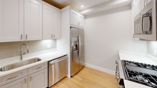 Theatre District 4 Bed – W/D in Unit – No Fee – 9/1