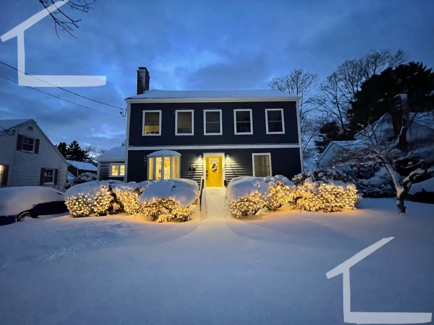 Newton Condo: 1 8 1 C hristina St