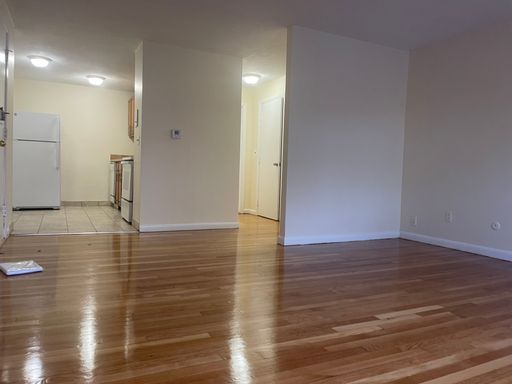 PACKARDS COIRNER Huge 2 bed in newwer Building, Studengs ok 6.1 or 9.1Utilities included – photo 1