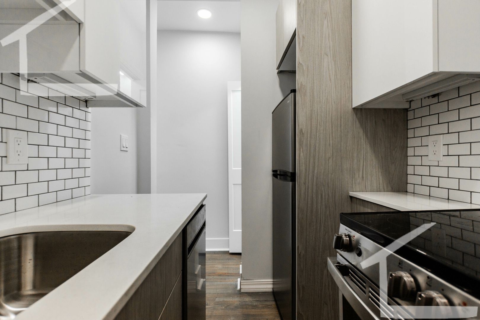 Boston House: 11 Park Dr