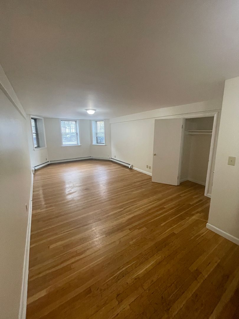 Brookline Condo: 109 Saint Paul Street