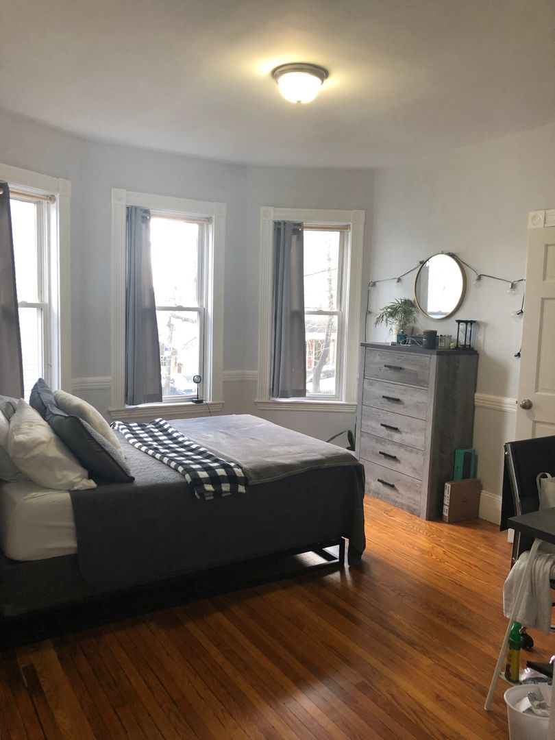 Boston Condo: 2 Bucknam St
